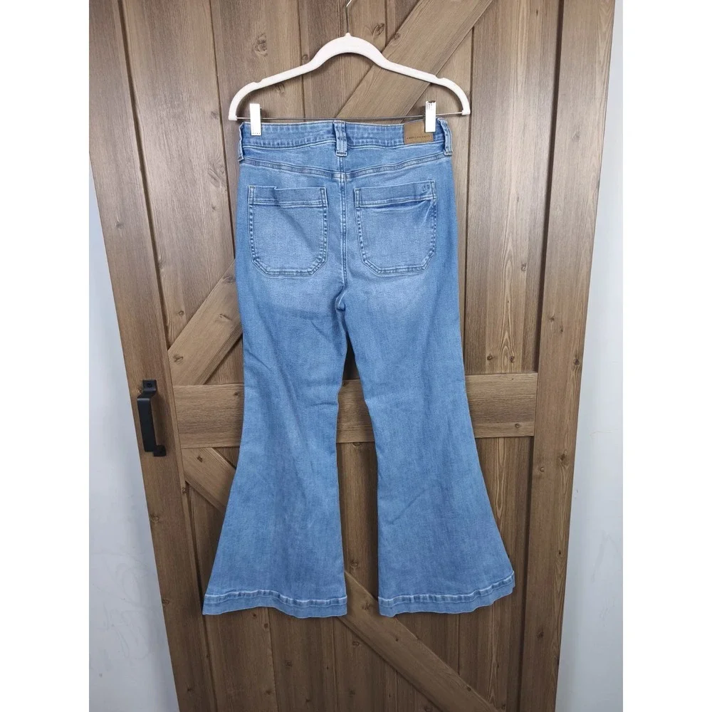 American Eagle Festival Flare‎ Jeans High Rise Patch Pocket 8 Short